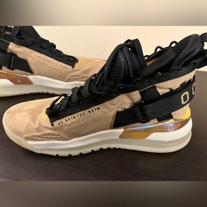 Jordan Proto-Max 720 size 8 club gold/black/white